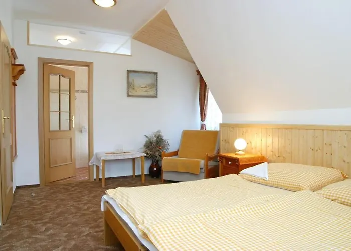 Krakonos Pensión 3*